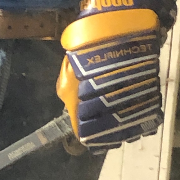 MENS VINTAGE COOPER TECHNIFLEX HOCKEY GLOVES!!!!! - Picture 5 of 11